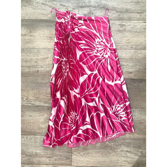 RARE!!! MANGO Asymmetrical Pleated Skirt NWT - Picture 16 of 16
